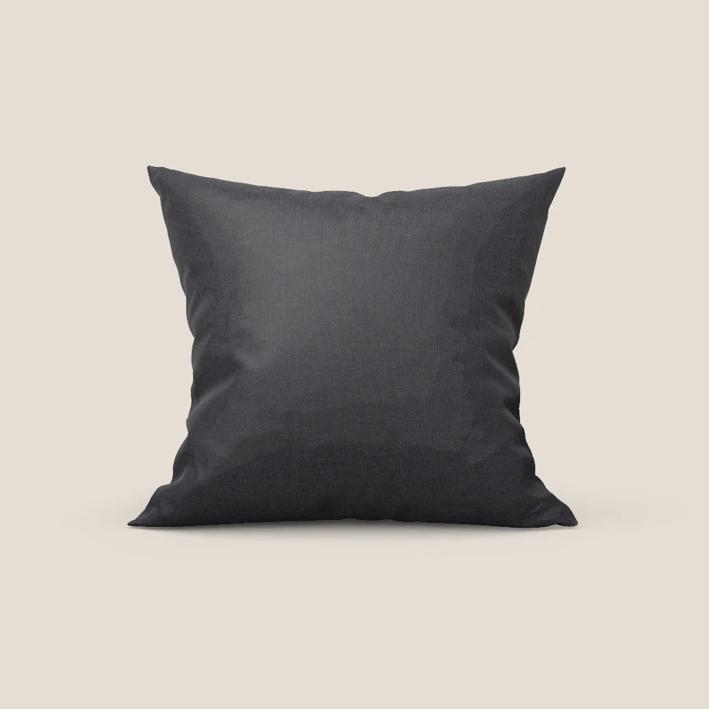 Coussin Aspen disponible en plusieurs couleurs, dans un tissu élégant, doux et lavable T17 anthracite