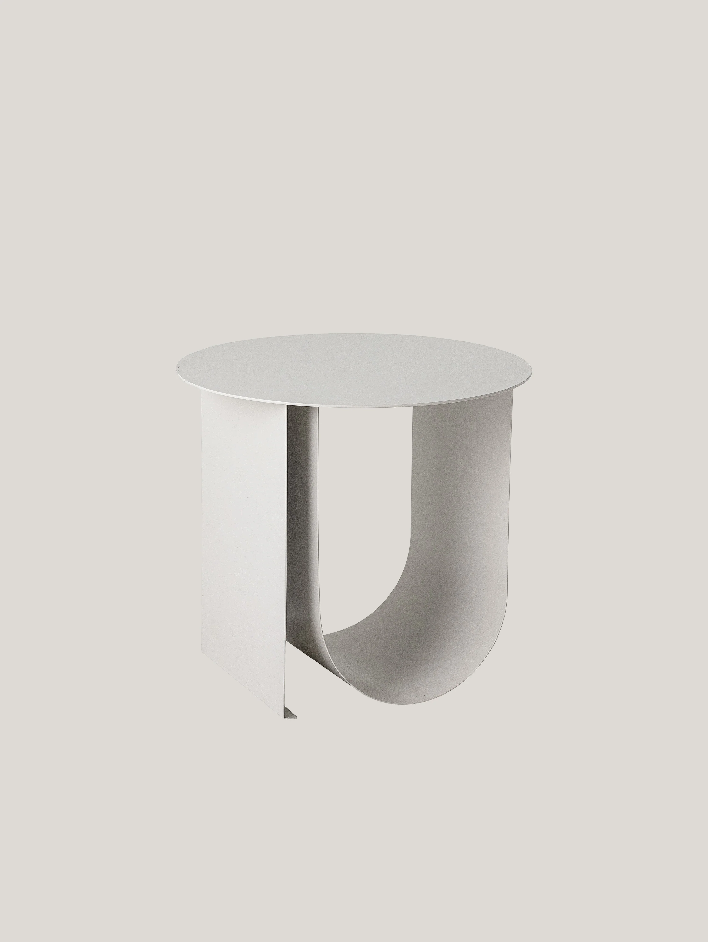Cher tavolino scandinavo in metallo con spazio portariviste grigio chiaro - Image 5