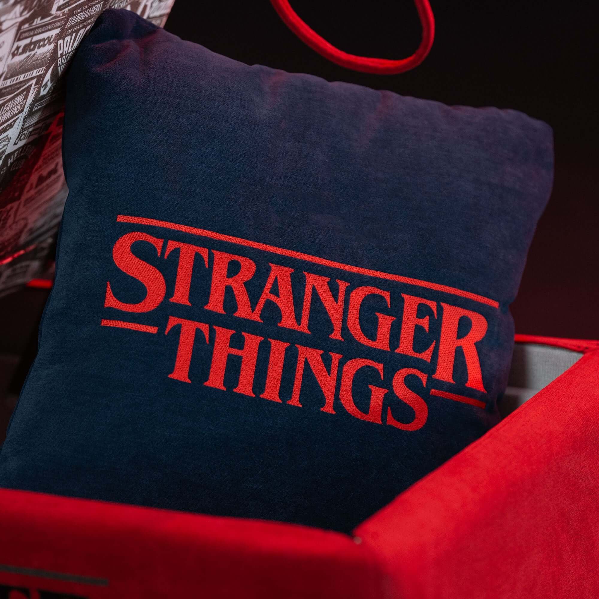 Coussin Stranger Things Édition Limitée  avec broderie – tissu détachable 45x45 Bleu - Image 6