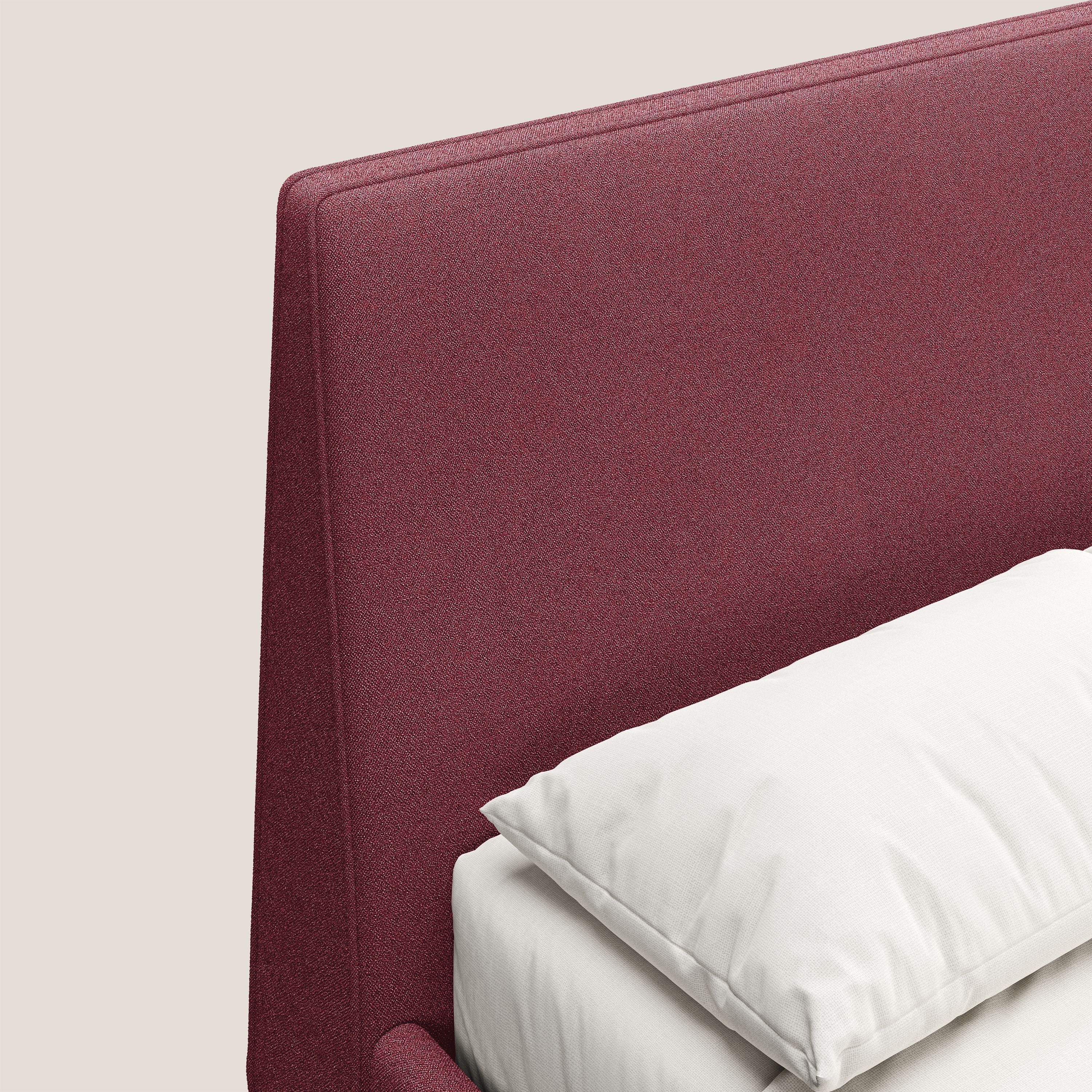 Dorotea lit rembourré avec pieds bois et tissu bouclette douce imperméable T07 rouge - Image 7