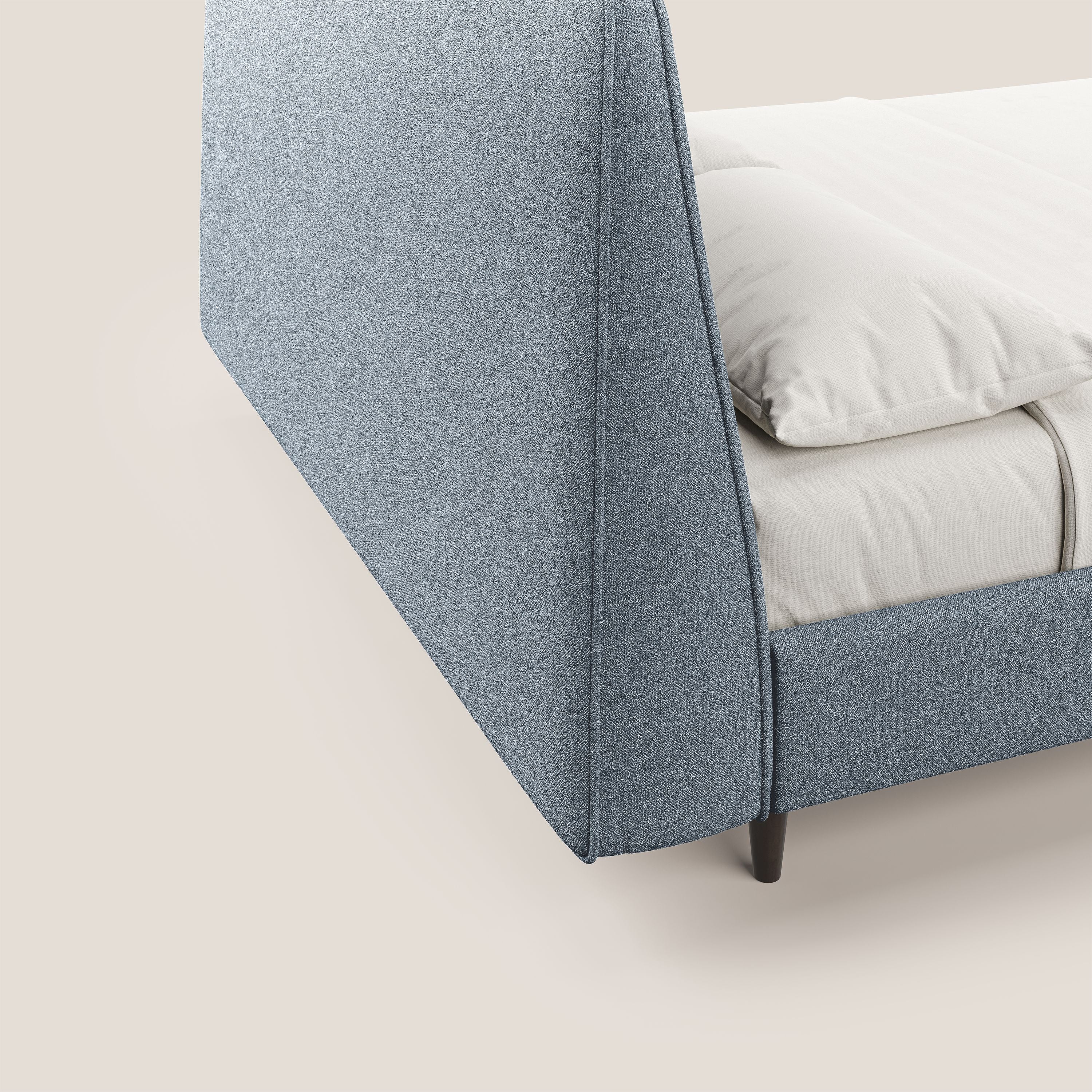 Dorotea lit rembourré avec pieds bois et tissu bouclette douce imperméable T07 sucre glace - Image 3