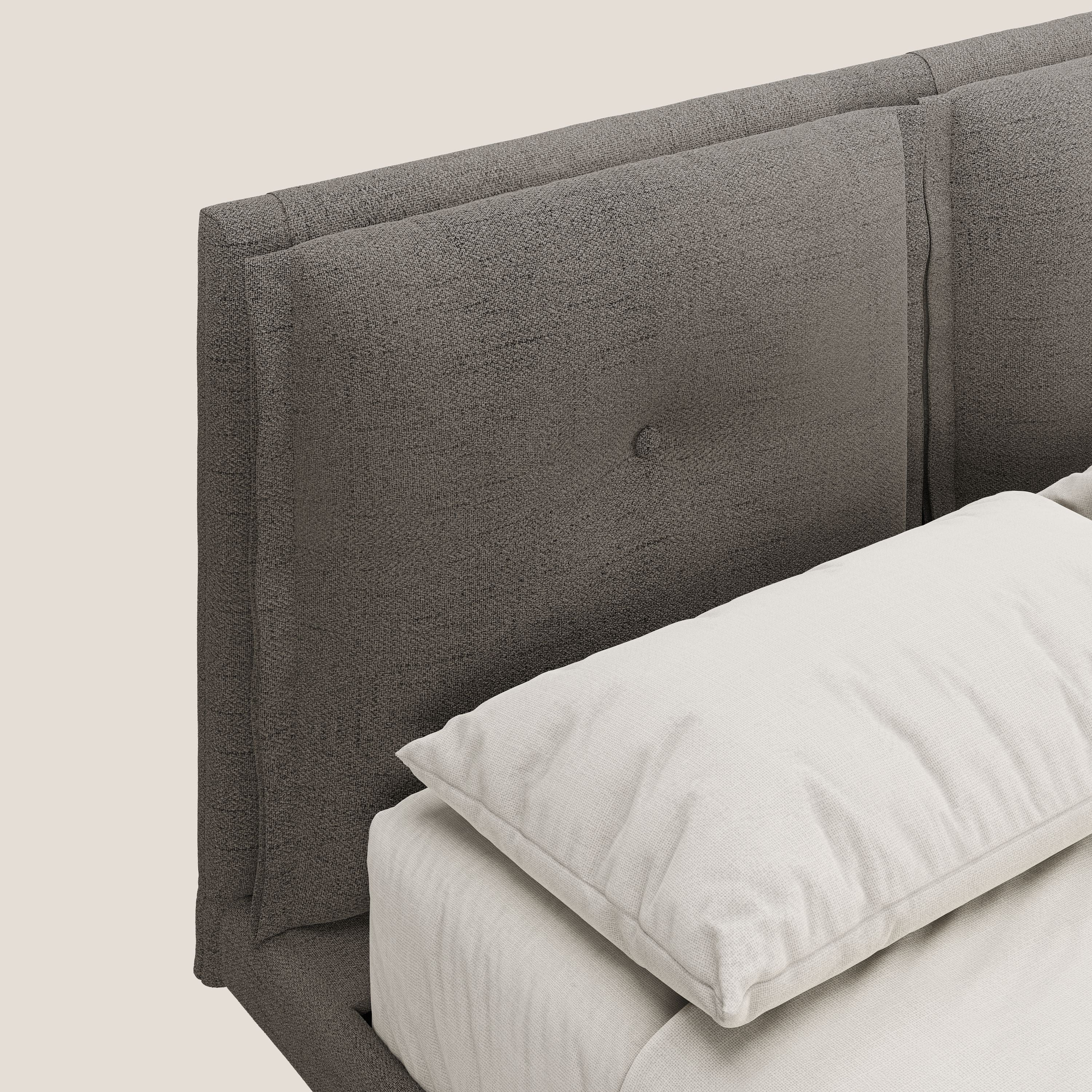 Ibuki lit avec coussins capitonnés réglables et pieds foncés en tissu flammé imperméable T03 taupe - Image 6