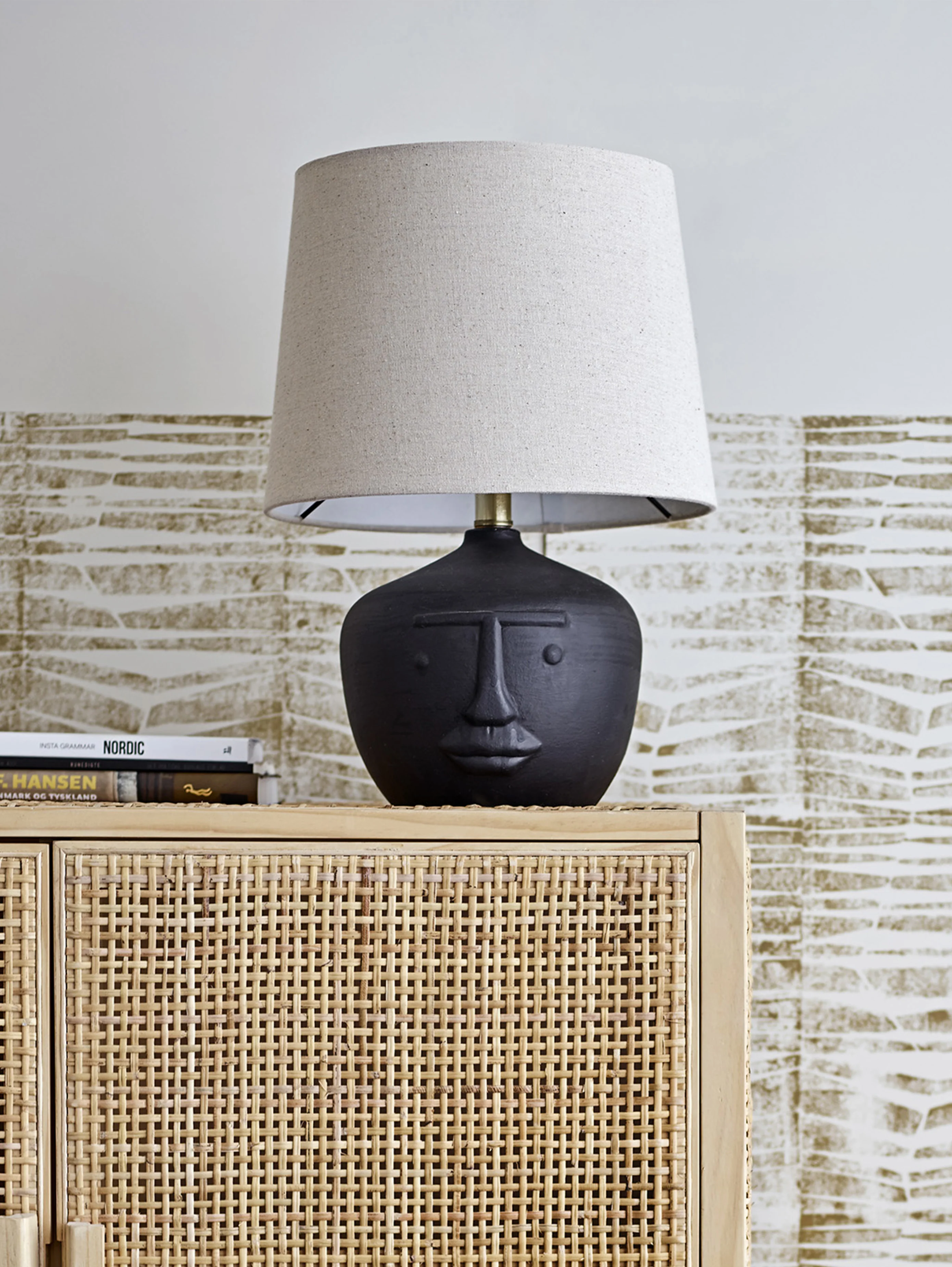 Matheo Lampe de table avec base en terre cuite noire et abat-jour en lin - Image 4