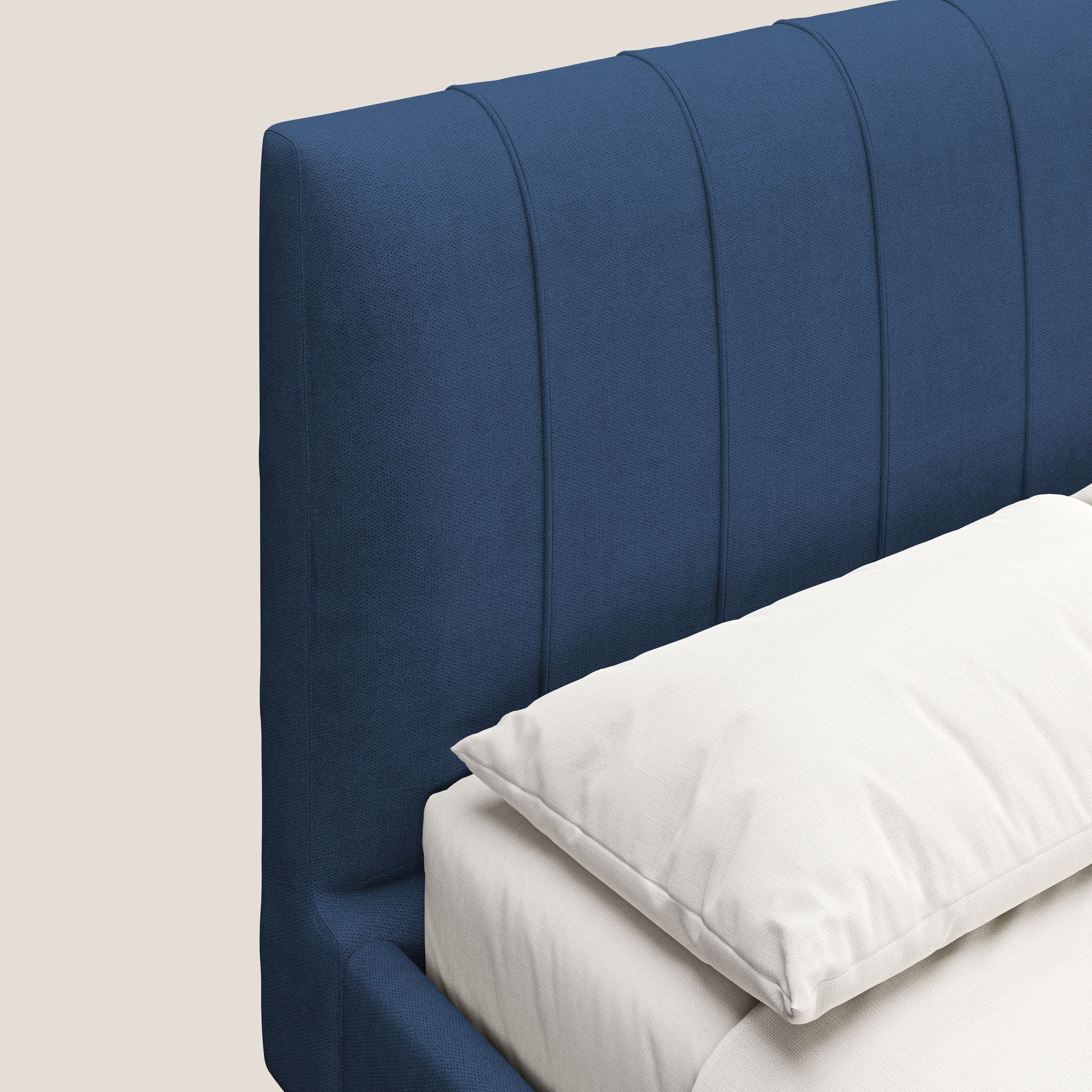 Selene lit rembourré avec pieds bois naturel déhoussable en tissu imperméable T02 bleu - Image 6