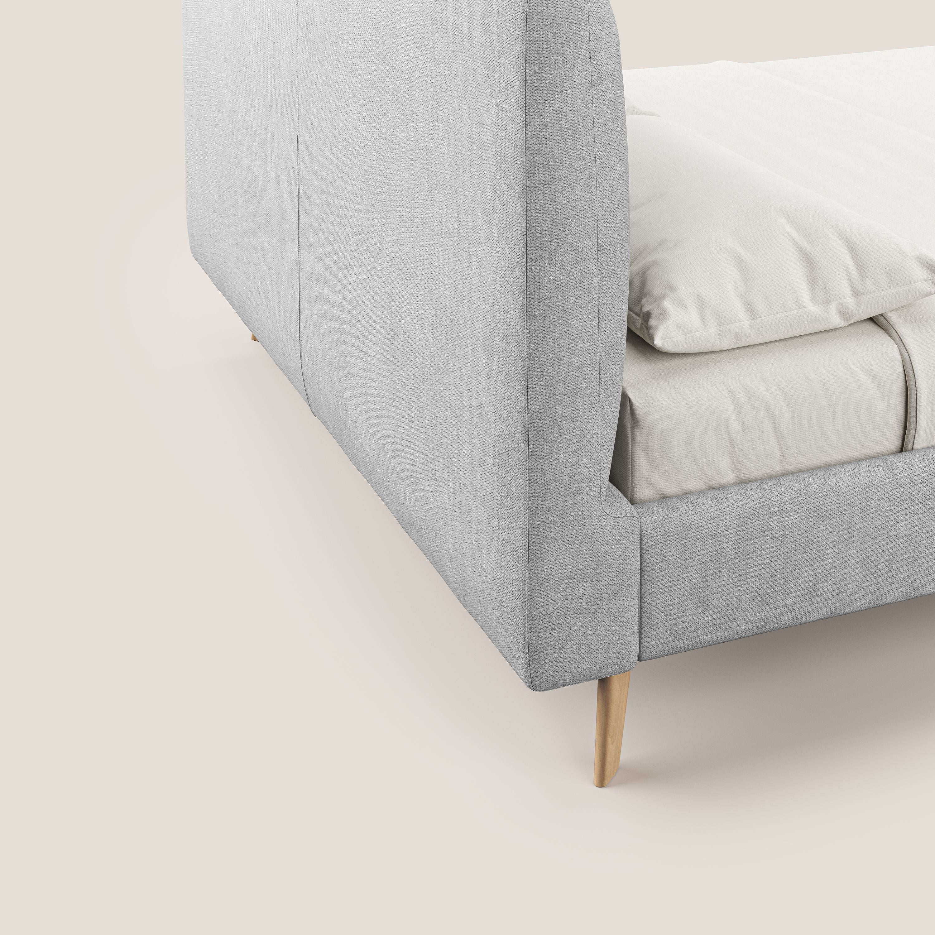 Selene lit rembourré avec pieds bois naturel déhoussable en tissu imperméable T02 gris clair - Image 3