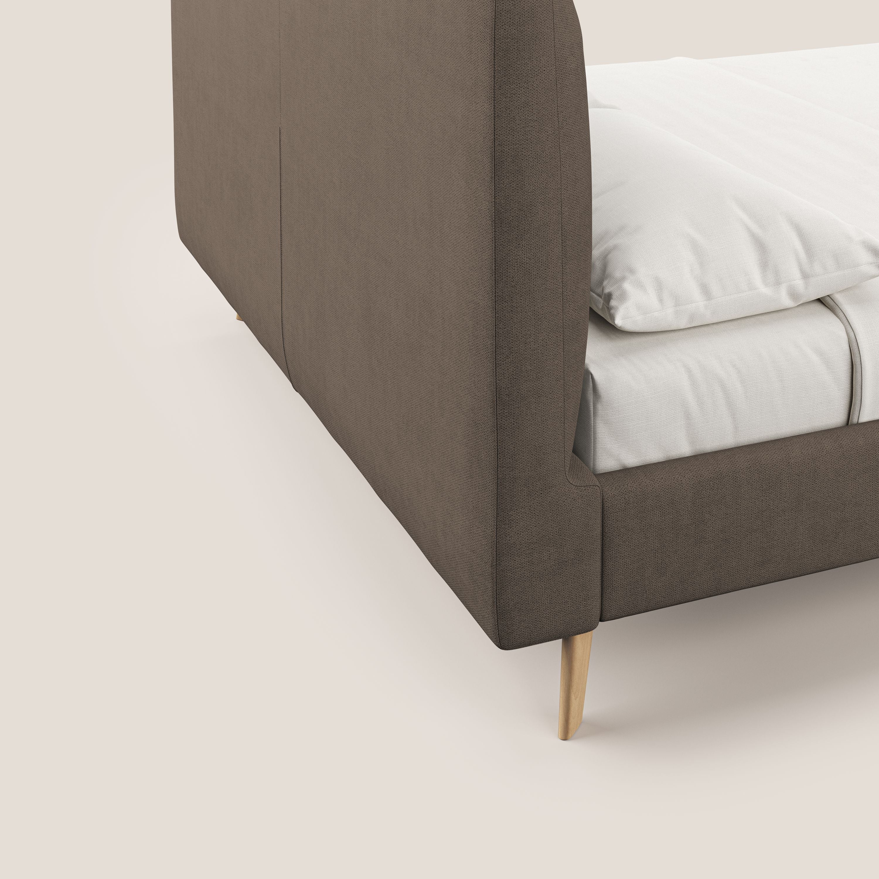 Selene lit rembourré avec pieds bois naturel déhoussable en tissu imperméable T02 marron - Image 3