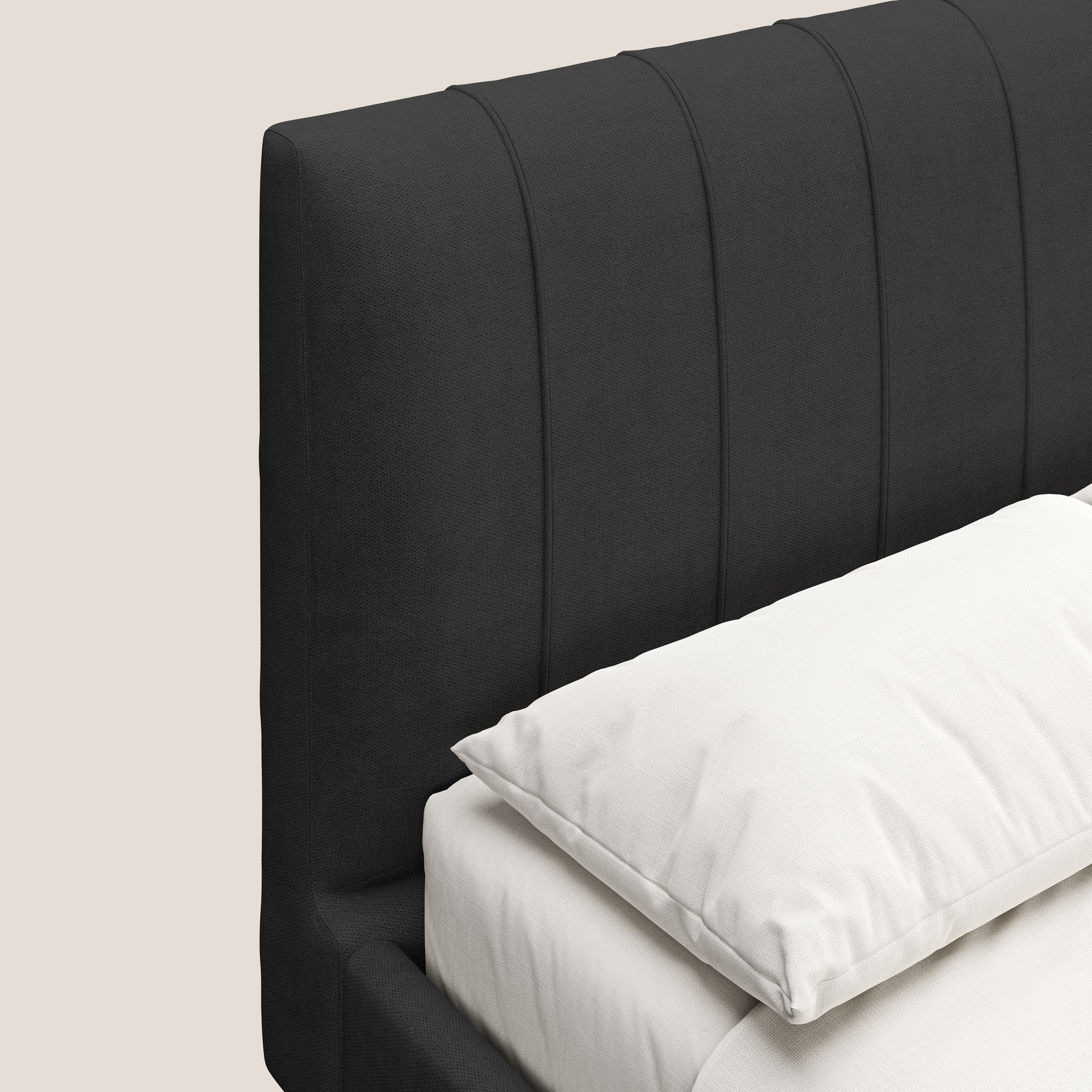Selene lit rembourré avec pieds bois naturel déhoussable en tissu imperméable T02 noir - Image 6