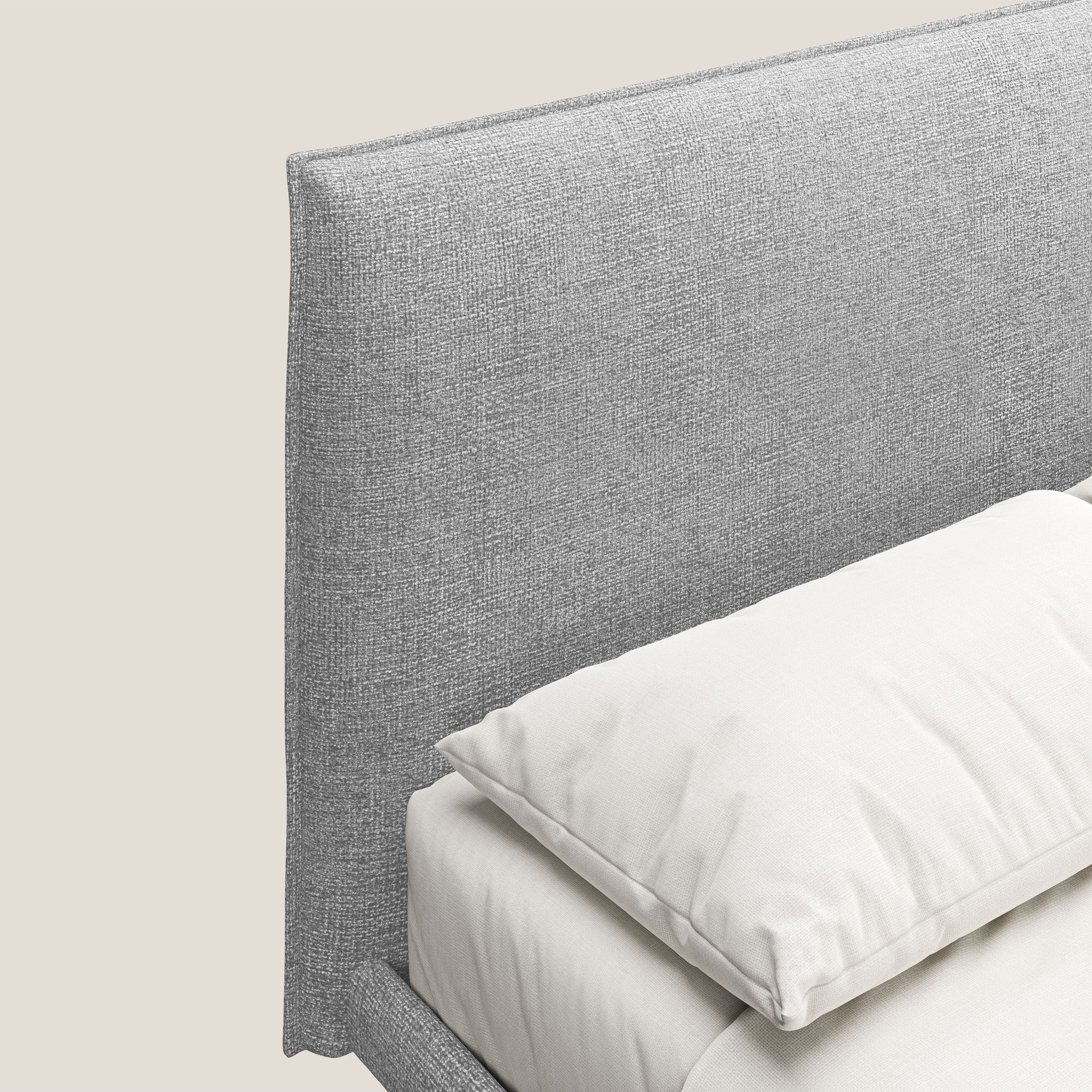 Theo lit moderne déhoussable avec pieds hauts en métal et tissu imperméable T10 gris clair - Image 5