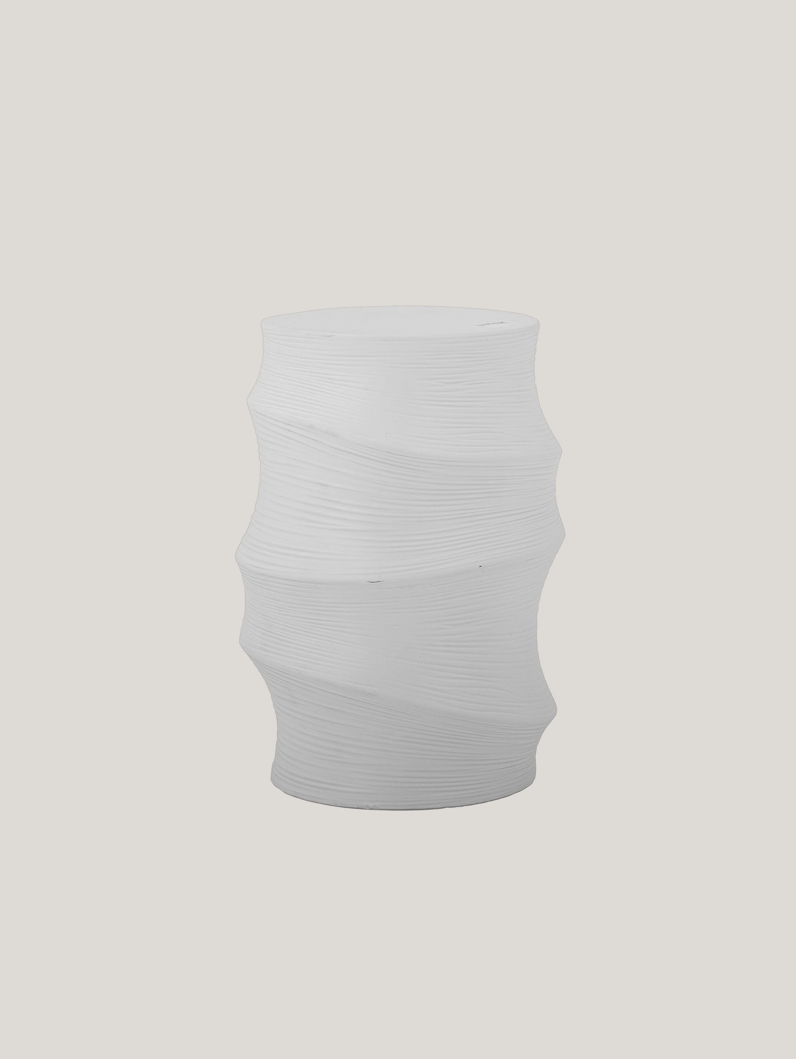 Volise tavolino scultoreo cilindrico in gres stoneware bianco - Image 3